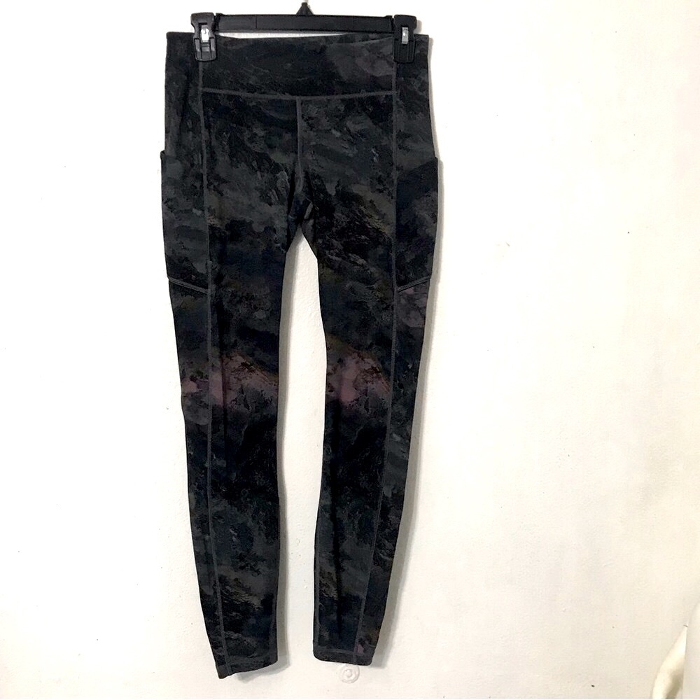 Lululemon leggings size 6